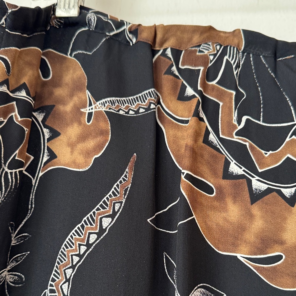 Chico's 100% Silk Flowing Midi Skirt in Black & Brown Floral Design. Medium - Picture 9 of 14